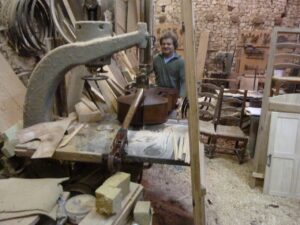 Découpe de contrebasse