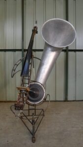 Stroh-bass V2